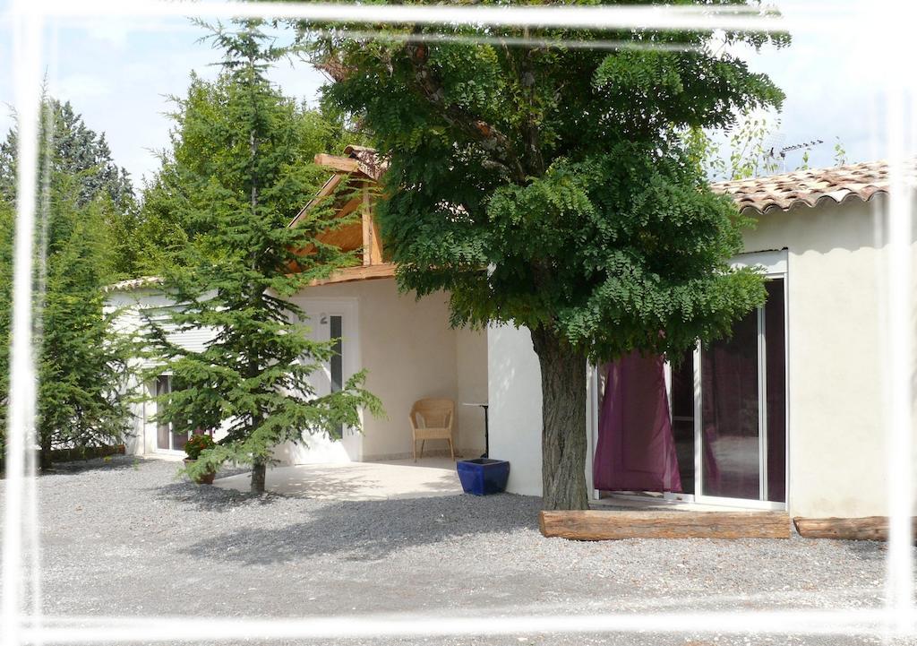 Auberge De La Couronne Lablachere Exterior photo