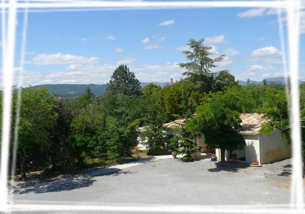 Auberge De La Couronne Lablachere Exterior photo