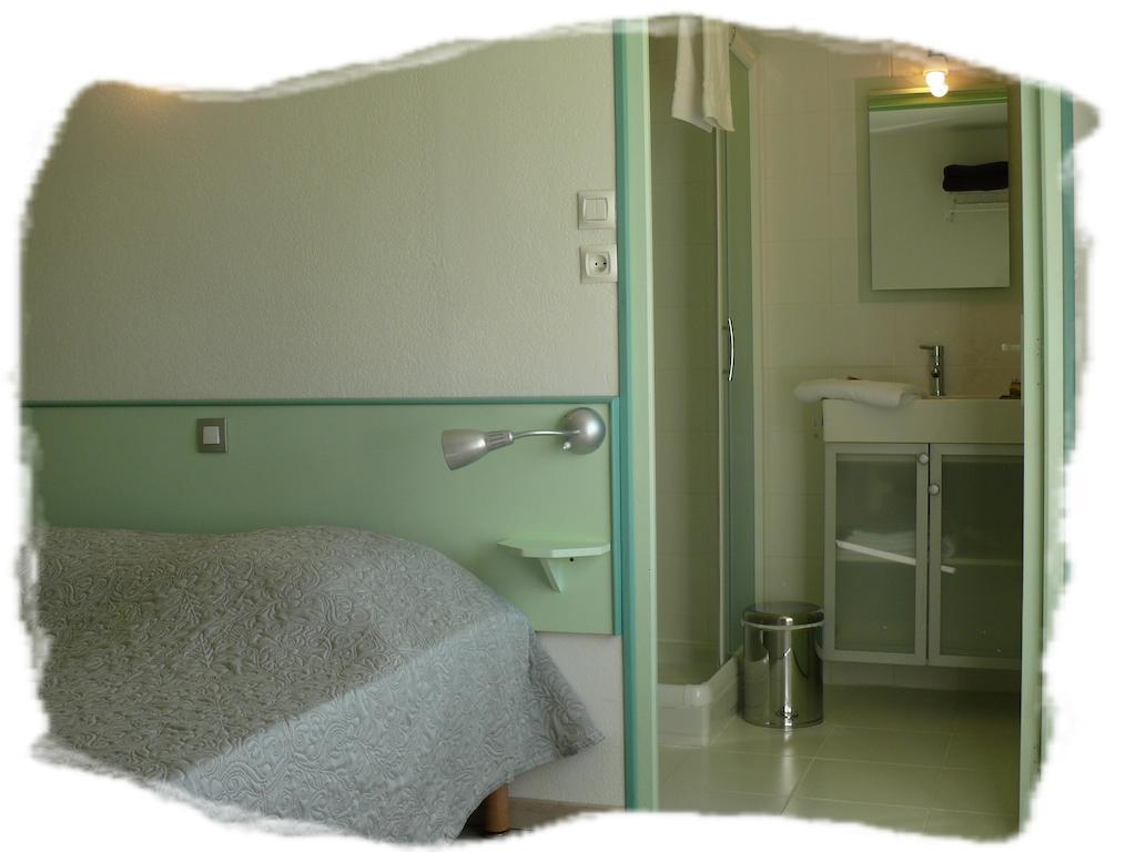 Auberge De La Couronne Lablachere Room photo